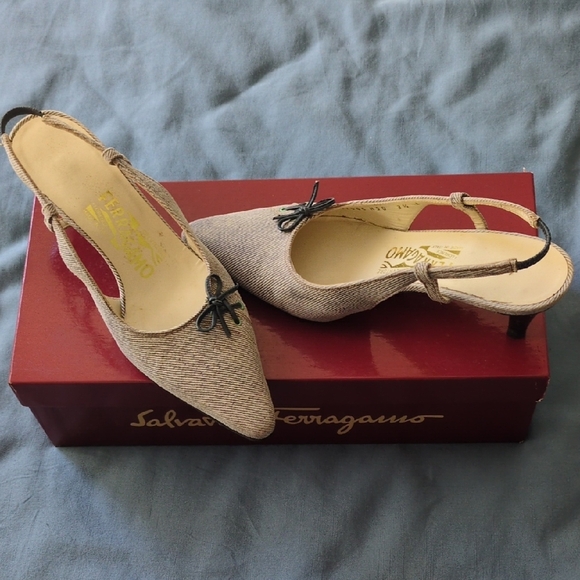 Salvatore Ferragamo Tan Black Heels - Picture 1 of 10